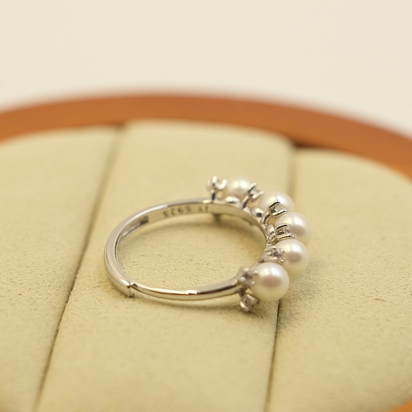 5 freshwater pearls balance ring s925