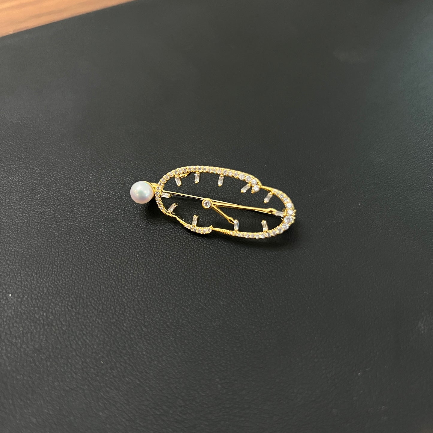 Clock Pearl Brooch Alloy Metal