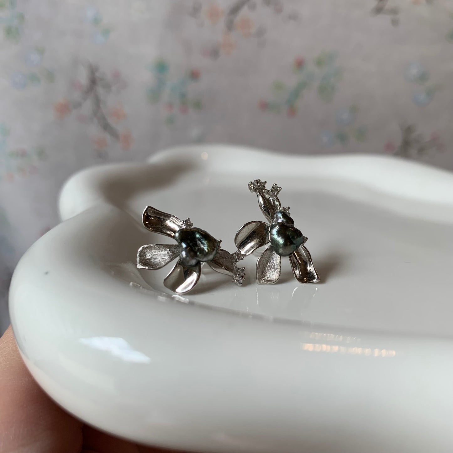 Black Tahitian Keshi Floral earring studs s925