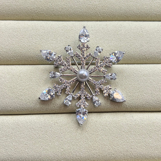 Snowflake Brooch Madama Akoya Pearl