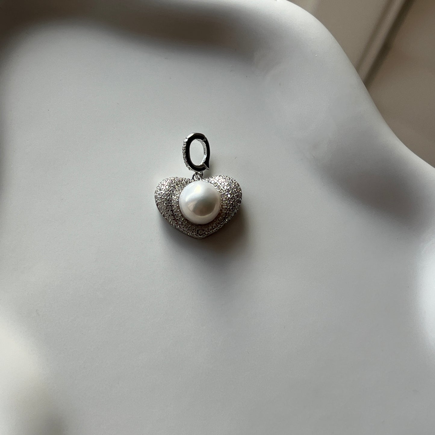 Freshwater pearl heart pendant with universal closure s925 pendant only