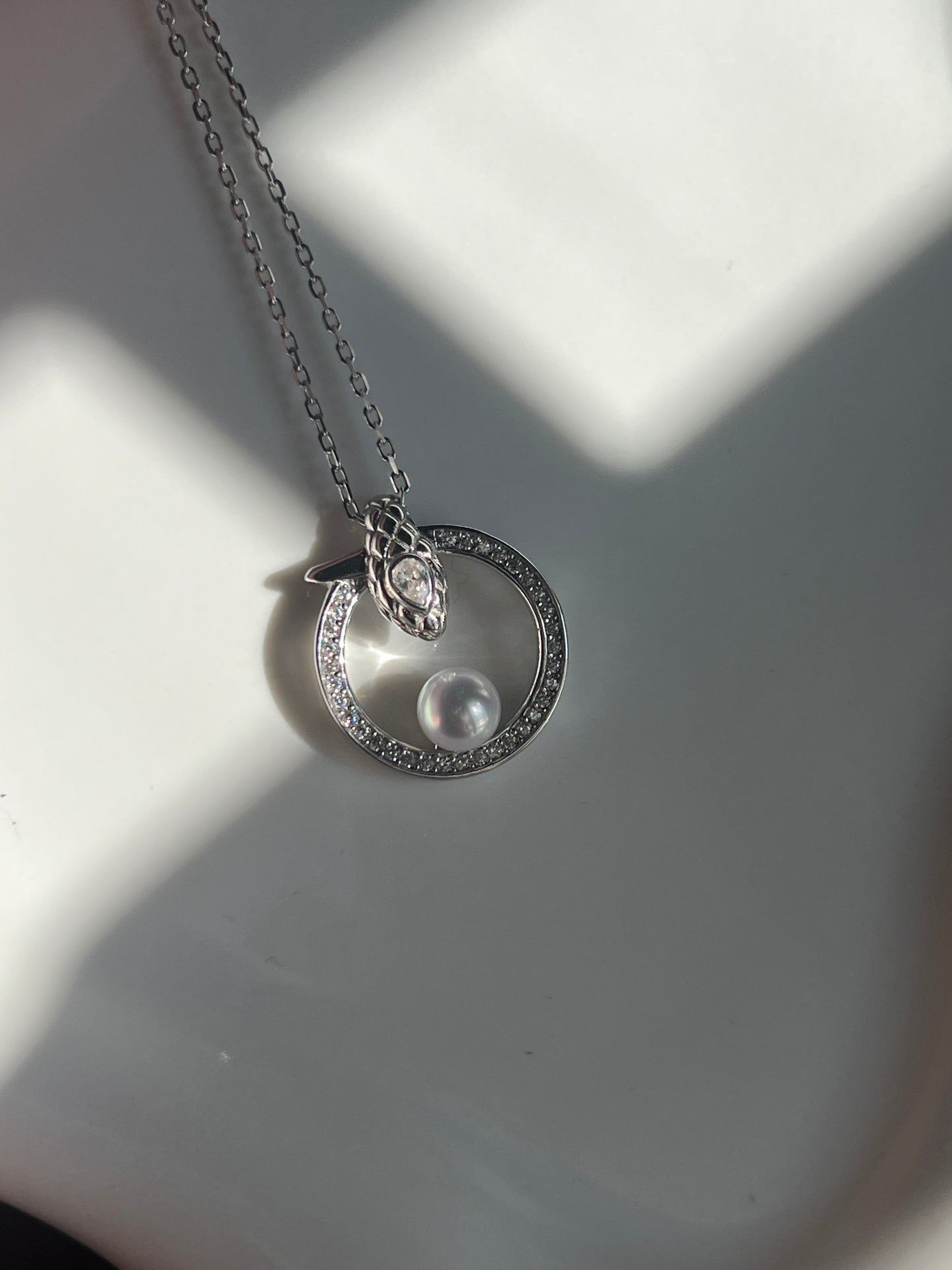 Unique Snake circle design with white freshwater pearl necklace s925