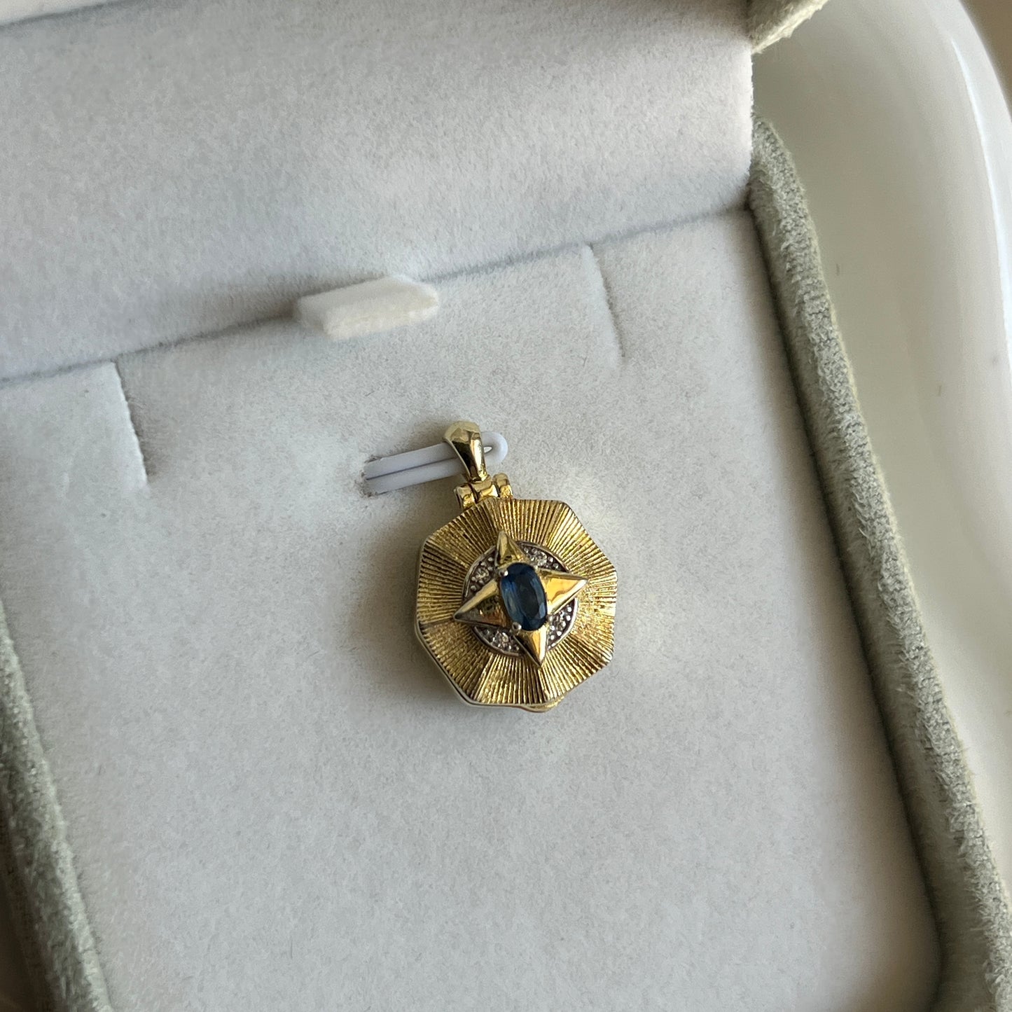 Cute Blue gemstone golden pendant s925 box design vintage style