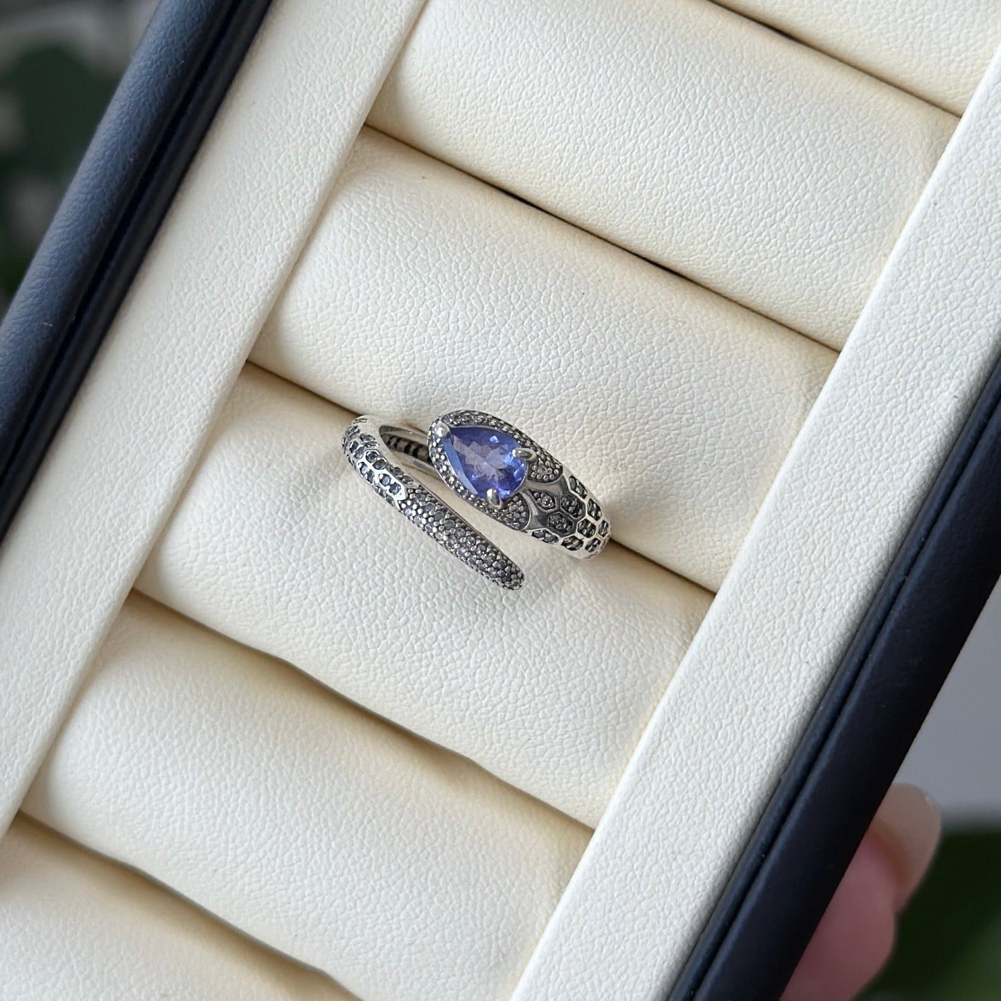 Snake Cornflower Blue Sapphire ring s925