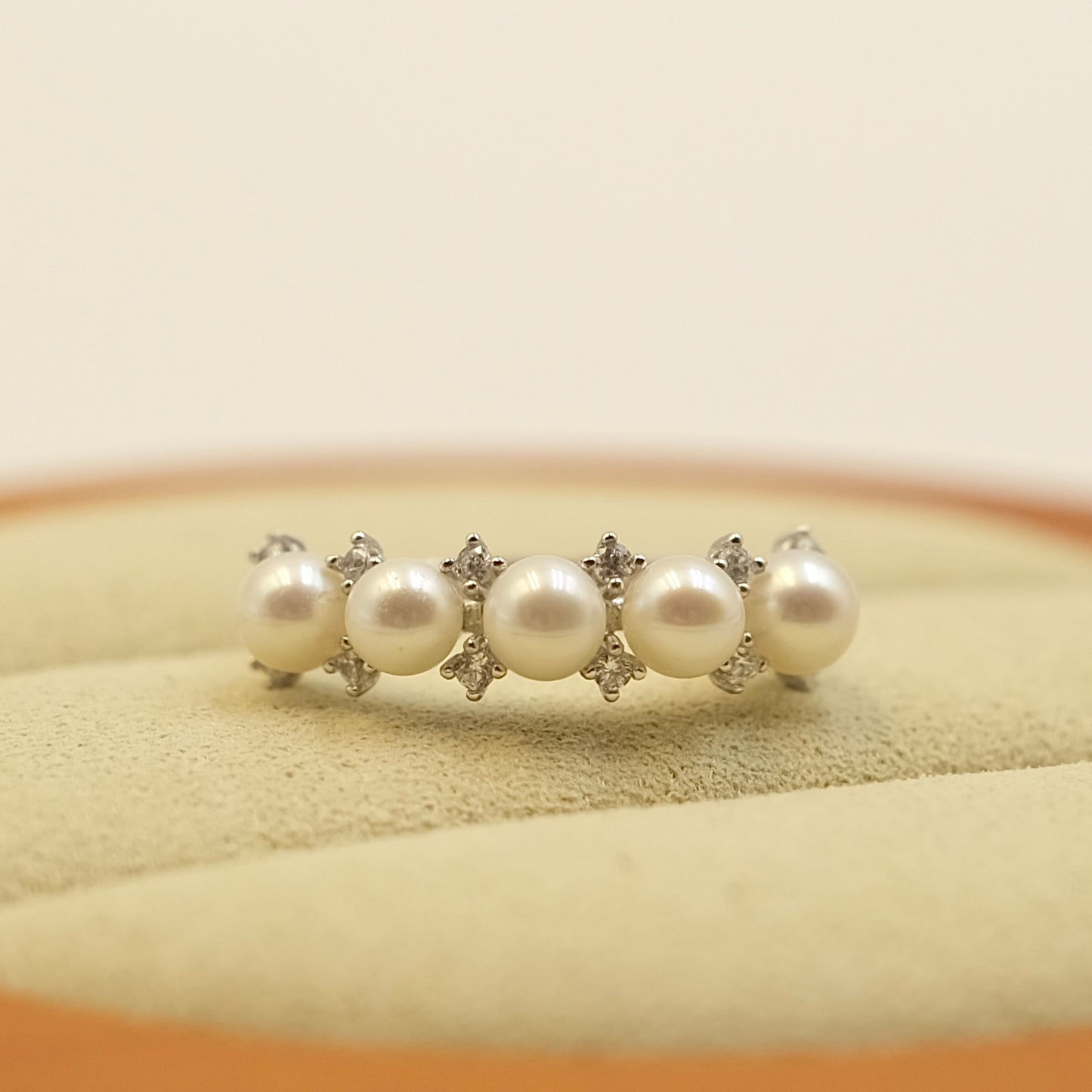 5 freshwater pearls balance ring s925