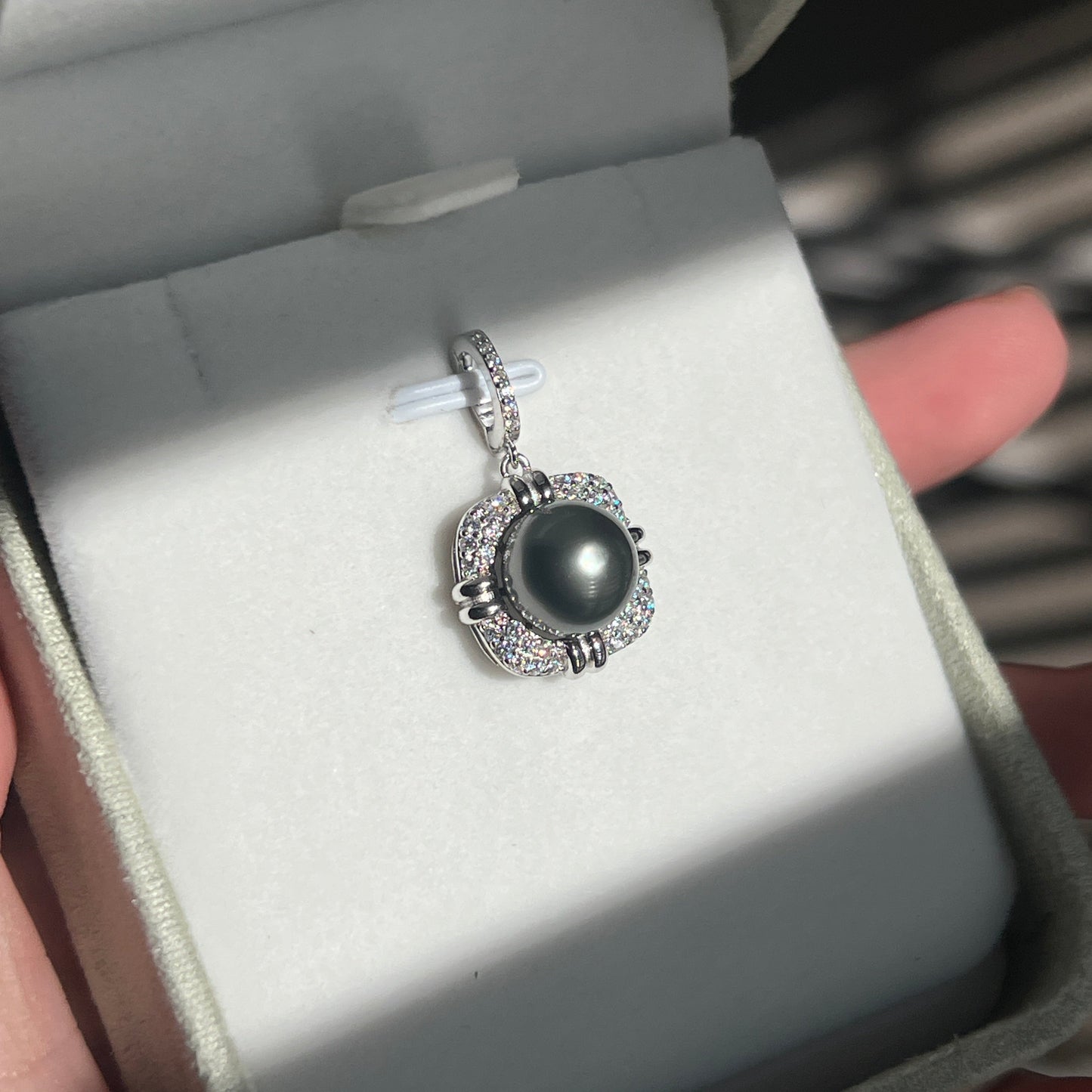 9-10mm Black Tahitian Pearl Universal clasp s925 setting w/chain